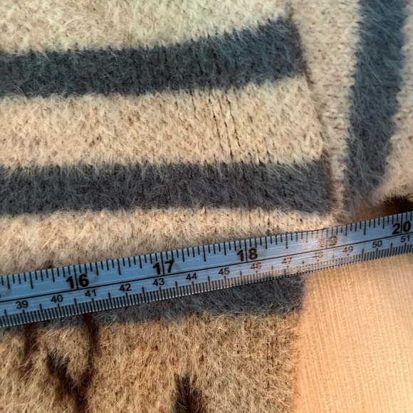 cupcakes & cashmere Sweater - Women's Medium Tan Cream - Leopard Stripes - Picture 9 of 10